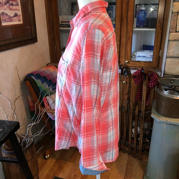 Levi’s size xsmall pink white and blue plaid shirt boyfriend fit - Picture 2 of 3